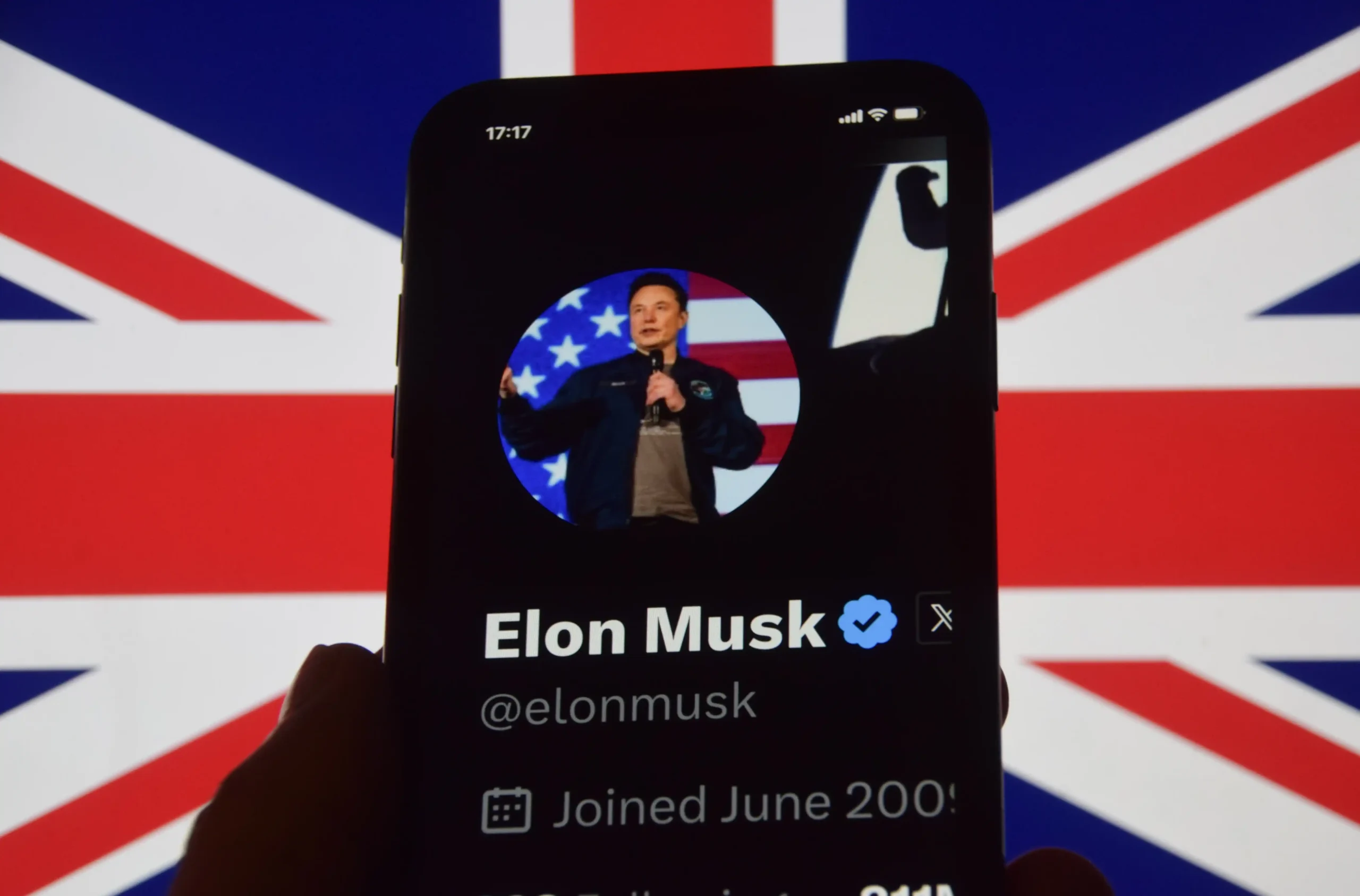 Elon Musk attacks on Keir Starmer