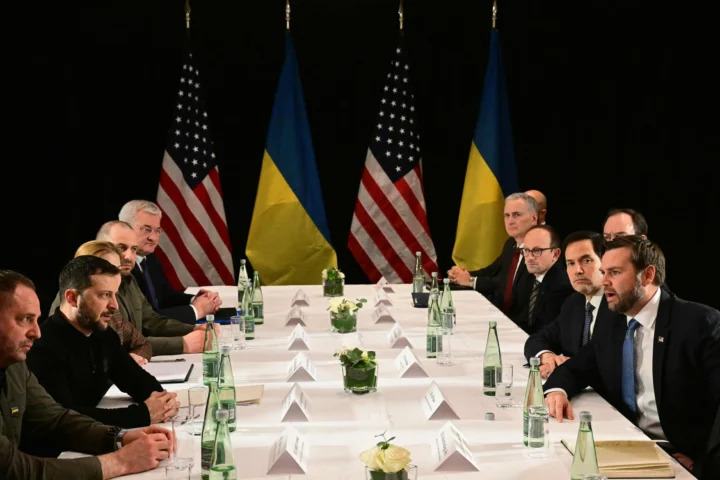 Владимир Зеленский и вице-президент Джей Ди Вэнс в Мюнхене