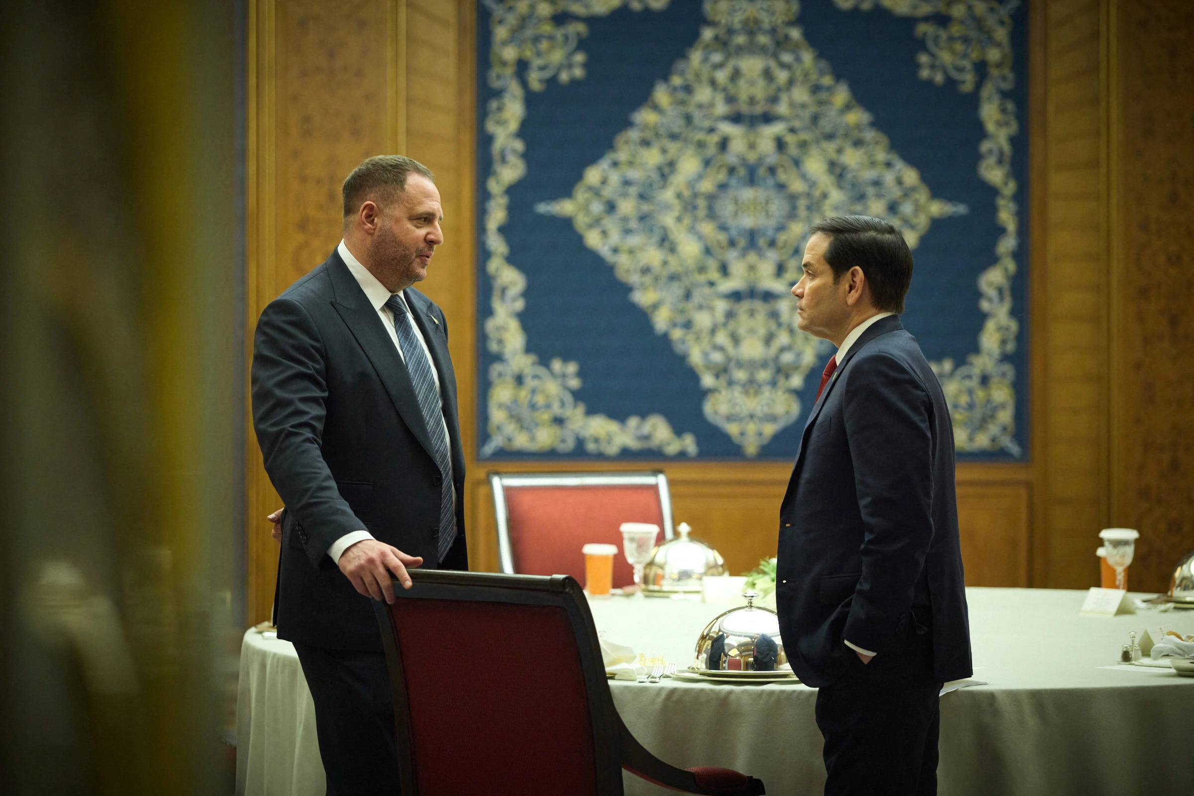 Марко Рубио беседует с Андреем Ермаком