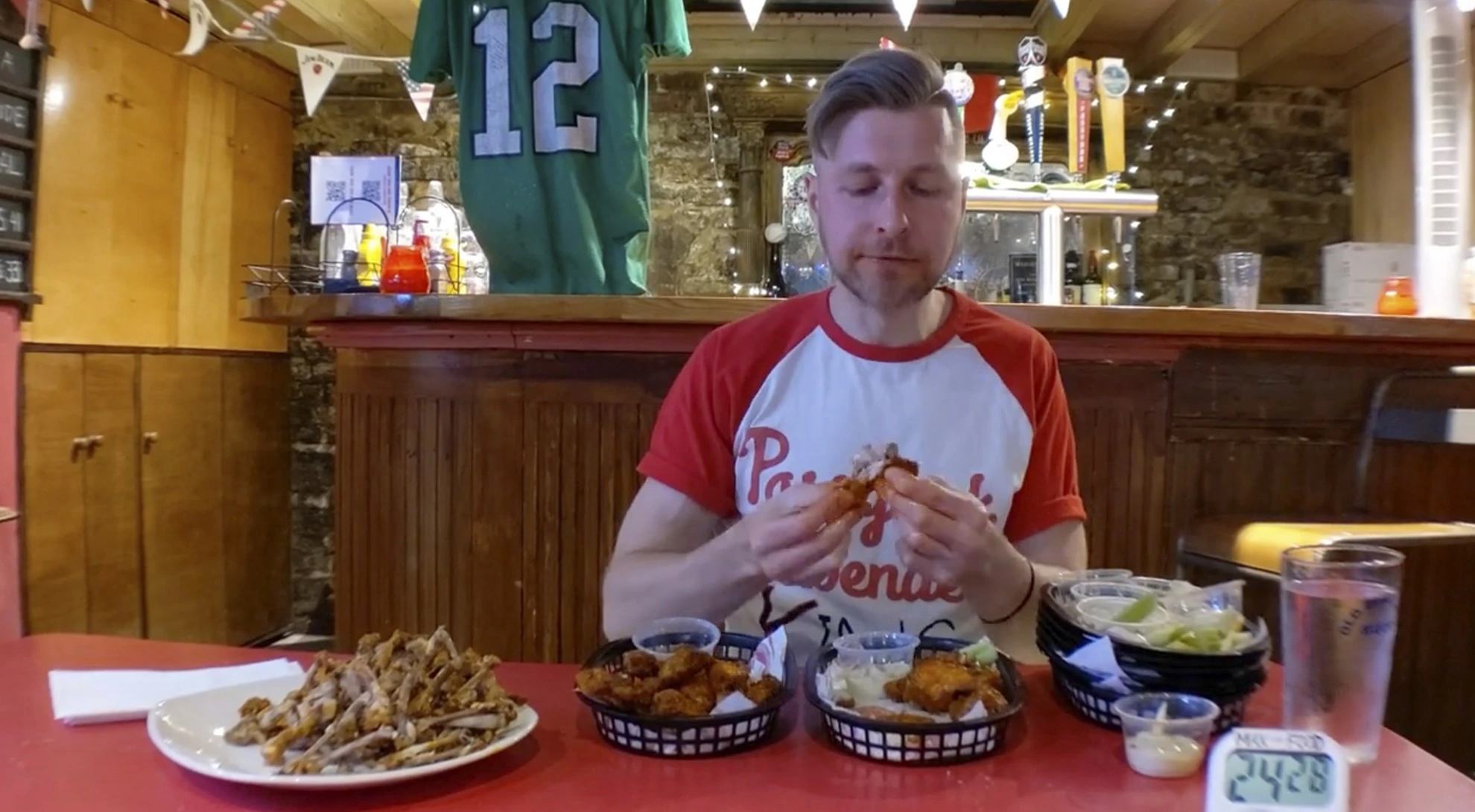Man ate 100 wings in an hour