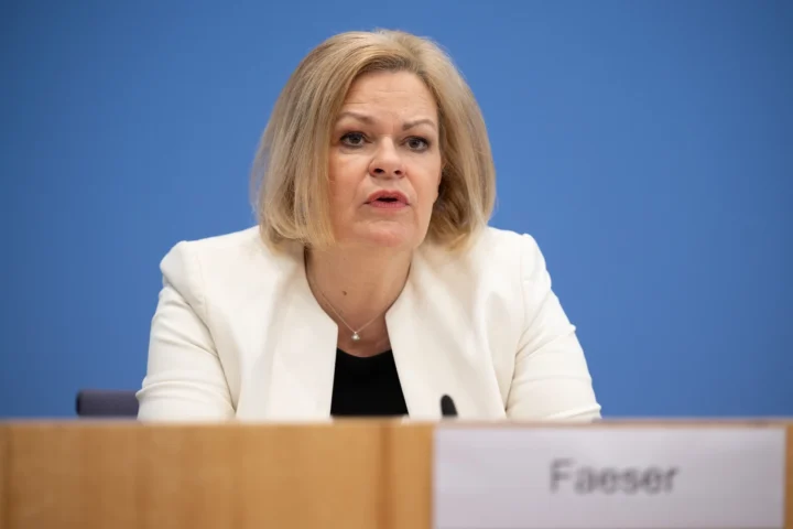 Нэнси Фейзер