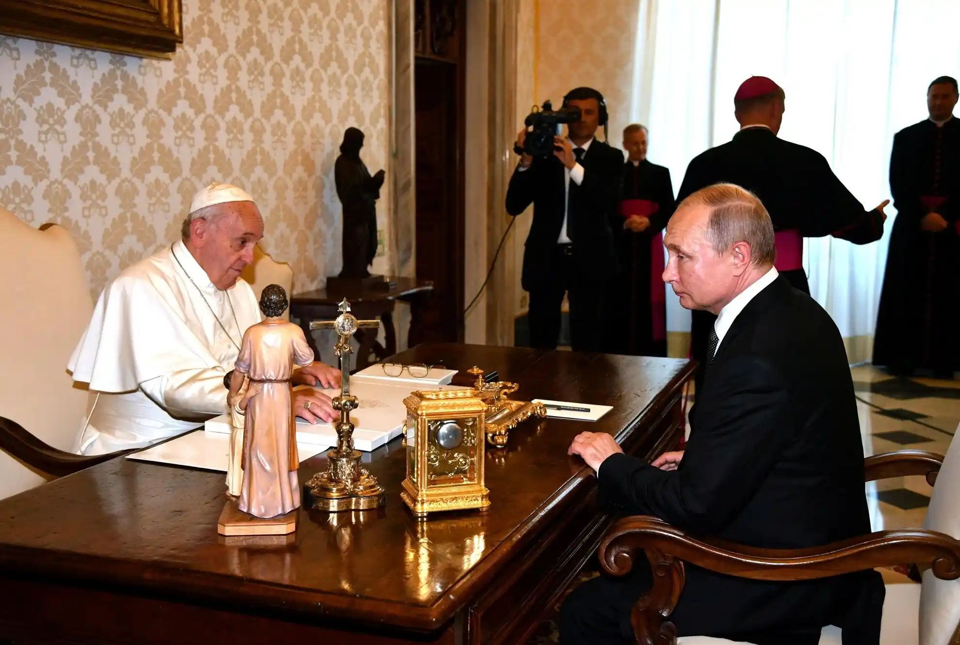 Russian President Vladimir Putin meets with Pope Francis