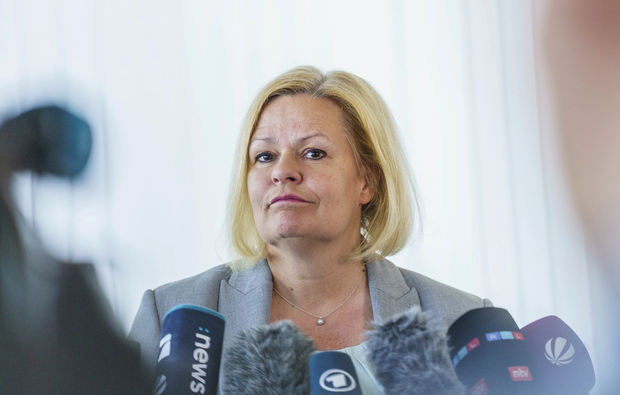 Нэнси Фезер