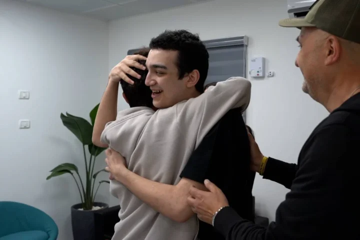 Освобожденный заложник Эдан Александер