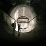 Посетители в бункере