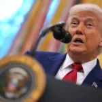 Президент Дональд Трамп в Овальном кабинете