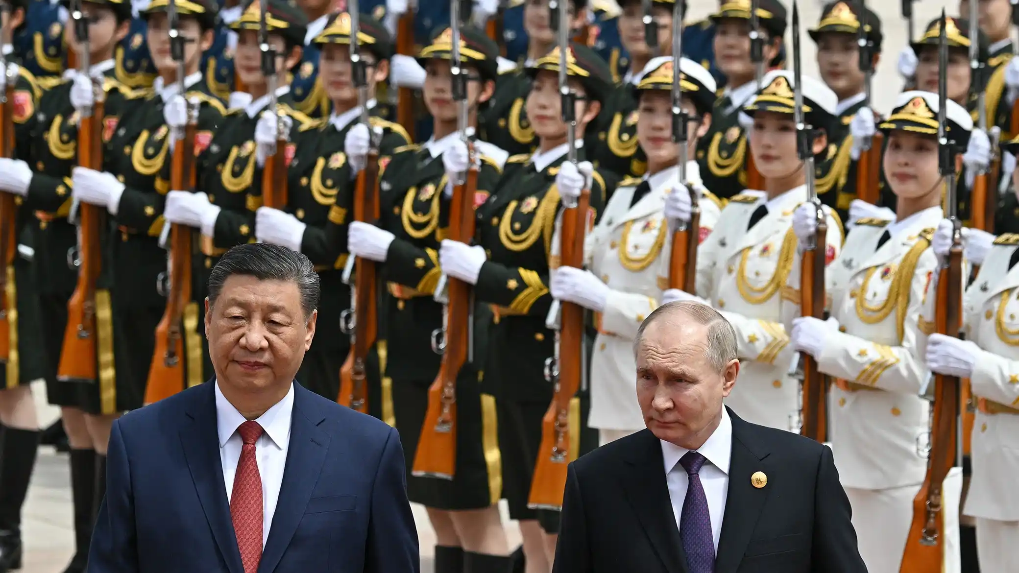 Си и Путин на параде