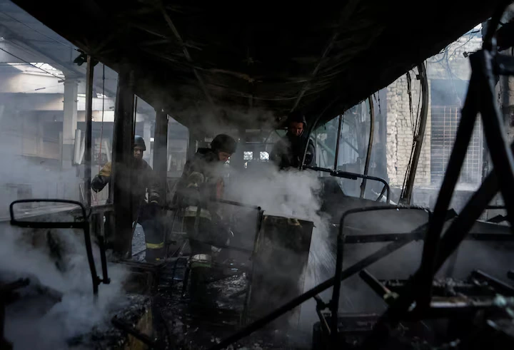 Спасатели работают