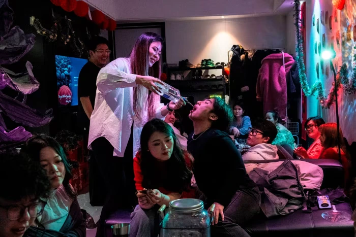 Владелец домашнего бара