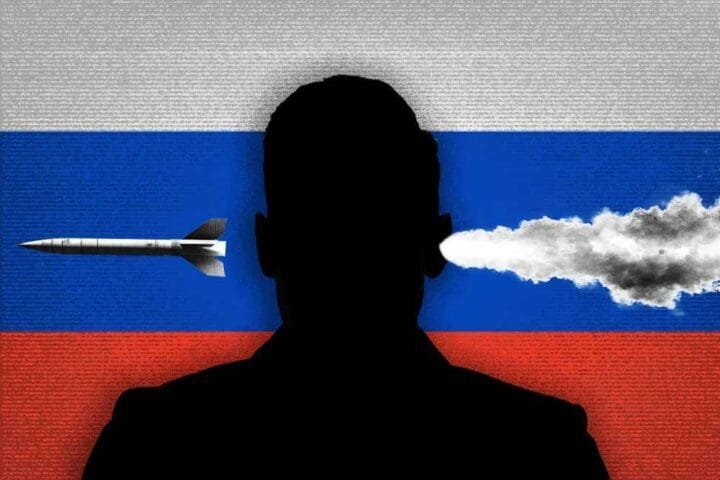 на фоне флаге