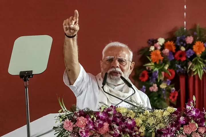 Нарендра Моди выступает