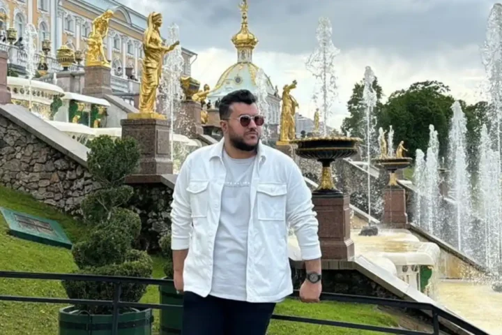 Петергофский-дворец