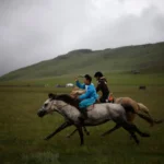 монгольские всадники