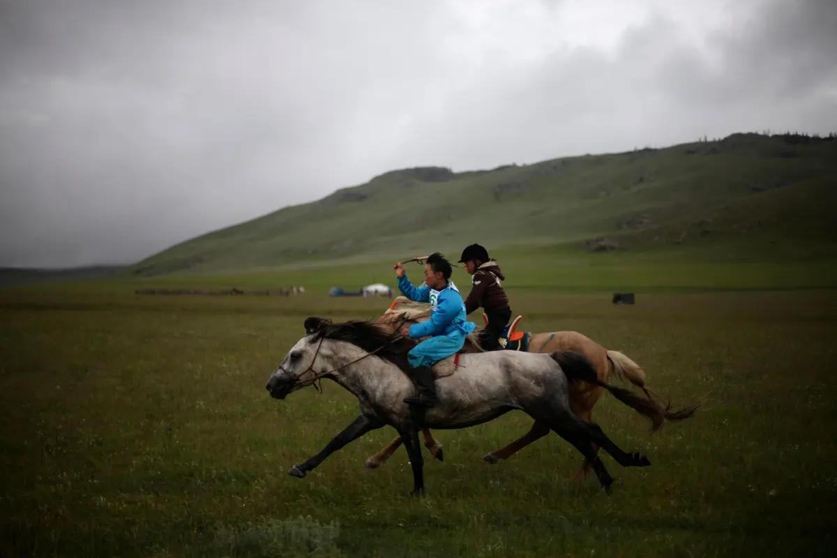 монгольские всадники