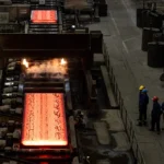 Раскалённые стальные слябы