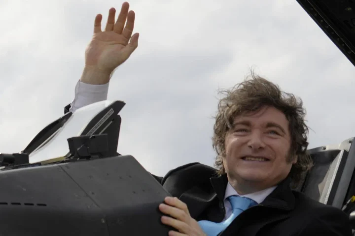 Хавьер Милей