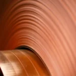 Крупный план рулона листовой меди